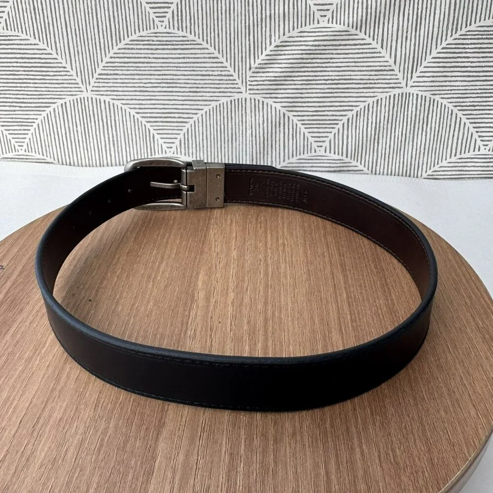 Levis Black Dark Brown Reversable Leather Belt silver Buckle Boys Size S/M 22-24